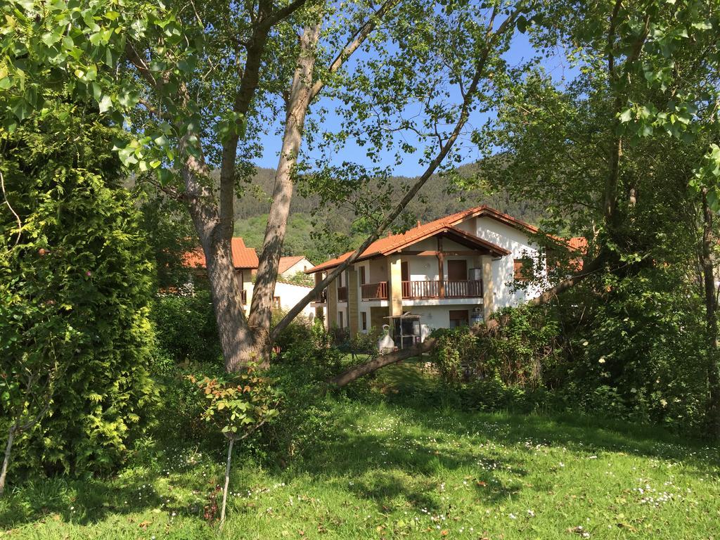 Apartamentos Rurales La Fuente Pesues Exterior photo